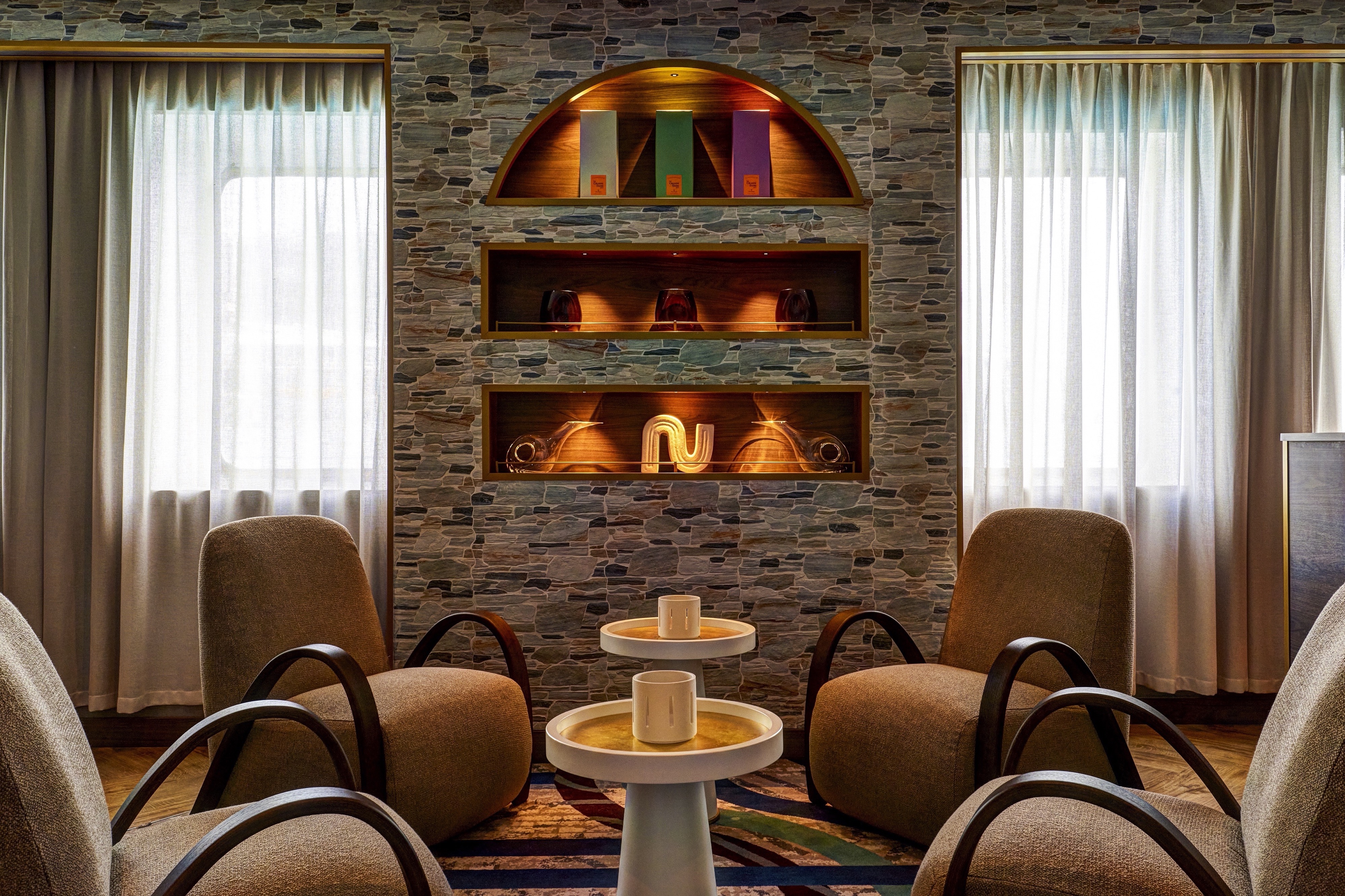 Wind Surf - Wine Room